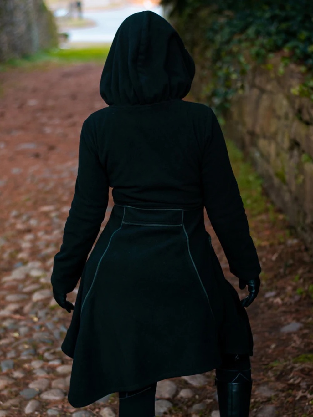 Necromancer’s Coat - Picture 3 of 10